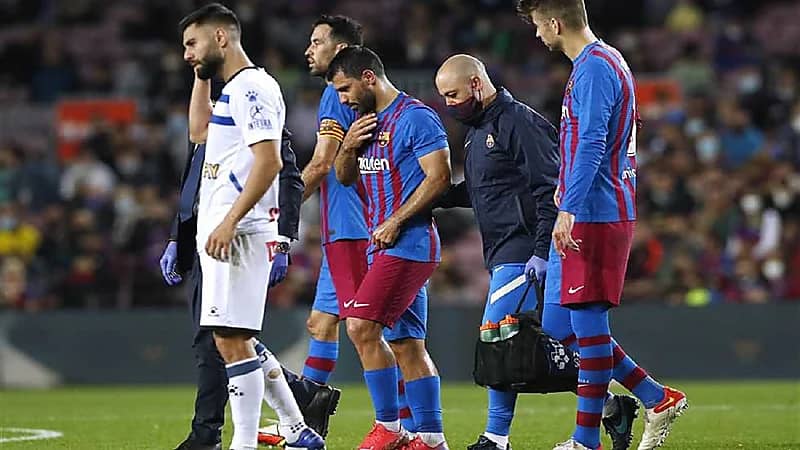 خبر "غير سار" بشأن أجويرو لاعب برشلونة