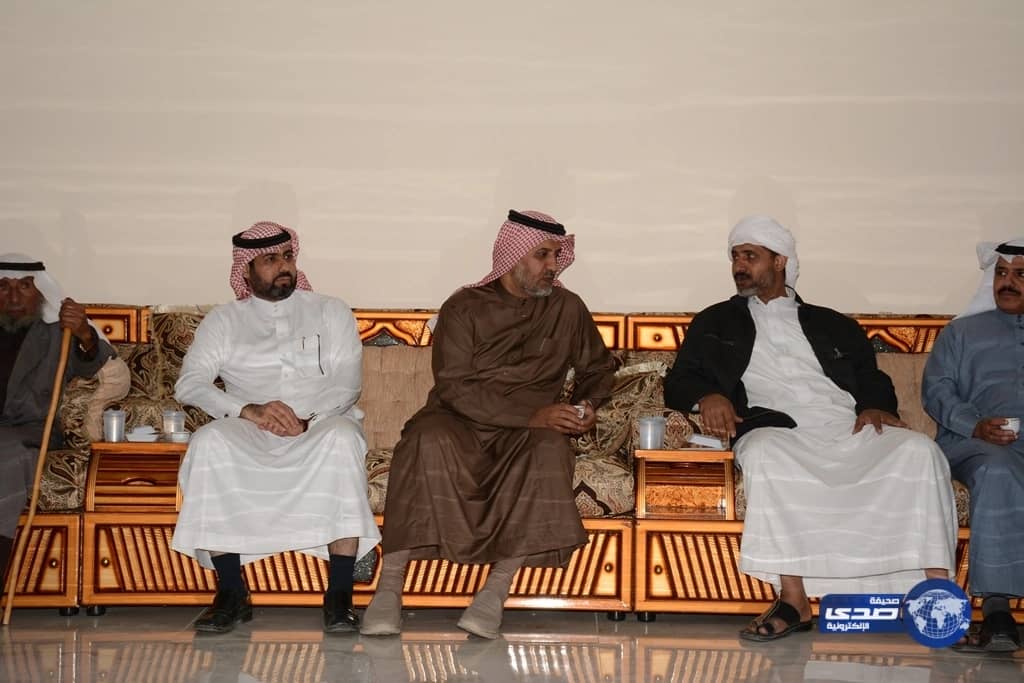 الكابتن عبدالله الغامدي يكشف عن تصرف غريب من بعض الركاب تسبب في اختراق جسم الطائرة "فيديو"