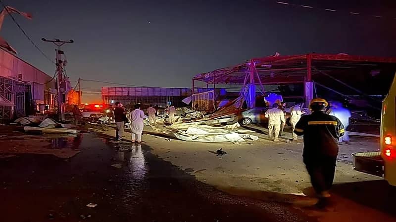 بالفيديو والصور.. موقع سقوط الصاروخ الباليستي الذي أطلقه الحوثيون على أحد المسارحة