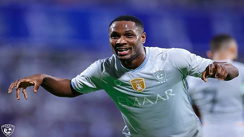 إيغالو ورنالدو يتنافسان على جائزة آسيوية