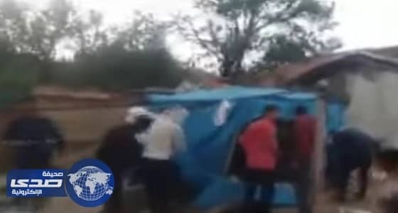 بالفيديو.. أتراك يعتدون بالعصي على لاجئين سوريين ويهجرونهم قسريا