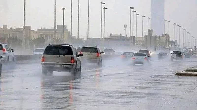 الأرصاد يحذر من انخفاض درجات الحرارة وهطول أمطار على معظم المناطق حتى هذا الموعد