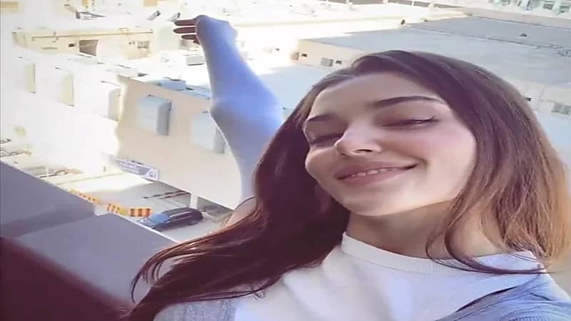 الفنانة التركية هاندا أرتشيل تستمتع بأجواء الرياض.. فيديو