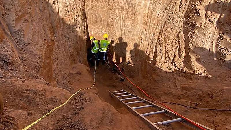 مدني المدينة المنورة يباشر حادث سقوط شخص في بئر ارتوازية