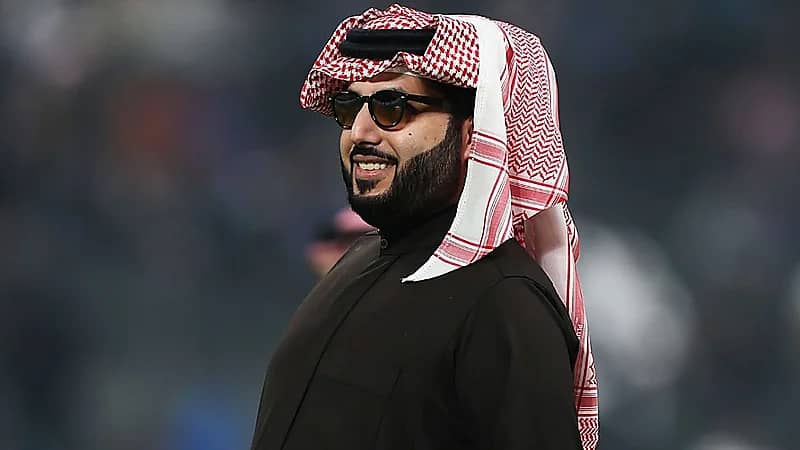 آل الشيخ يعلن طرح تذاكر نزال لقب العالم بين كانيلو وكروفورد