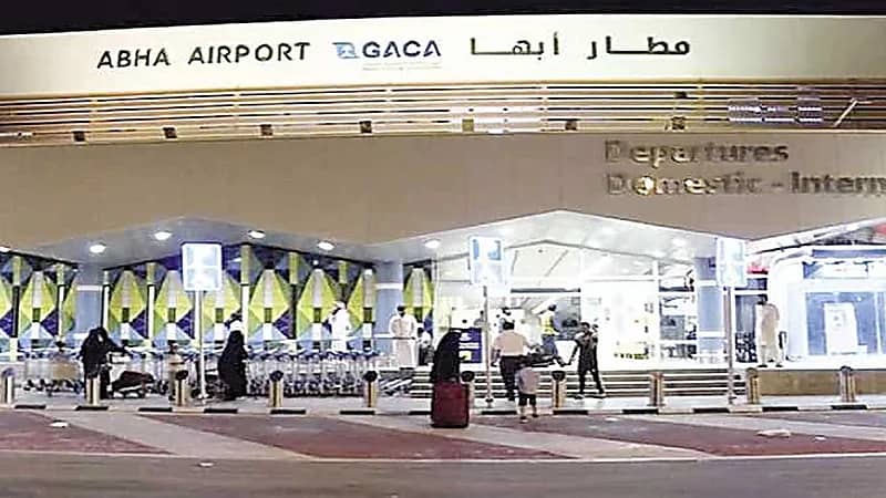 بالفيديو.. عودة حركة الملاحة الجوية في مطار أبها بعد توقفها