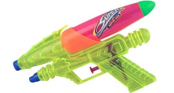 الكويت تنفق 6 ملايين دولار على رشاشات المياه في العيد الوطني