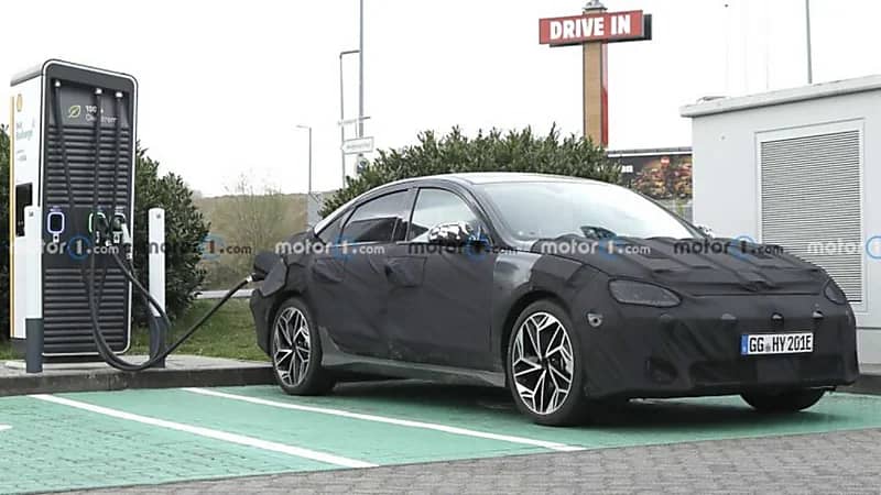 بالصور.. ظهور هيونداي أيونيك 6 الجديدة كلياً في لقطات تجسسية