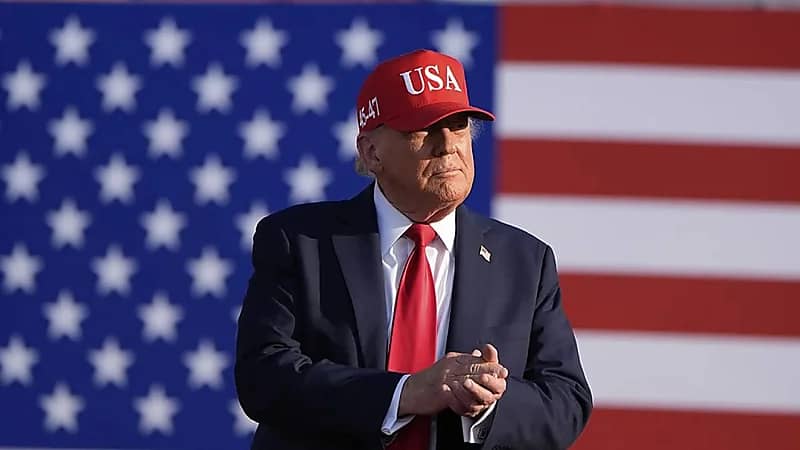 ترامب يهاجم رئيس الفيدرالي ويهدد بفرض رسوم جديدة على دول بريكس