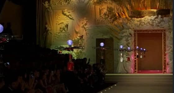 بالفيديو والصور.. أول عرض أزياء بـ " الطائرات " في إيطاليا