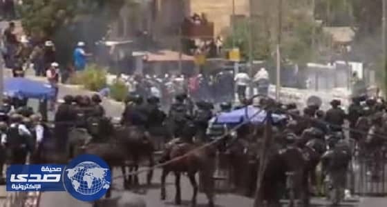 الاحتلال الإسرائيلي يزيل البوابات الإلكترونية من أمام المسجد الأقصى