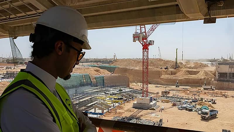 وزير الرياضة يتفقد أعمال تطوير مدينة الملك فهد الرياضية .. صور