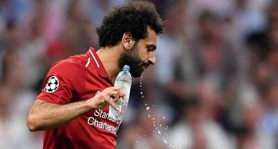 بالفيديو.. محمد صلاح وماني يفطران خلال لقاء نهائي دوري أبطال أوروبا