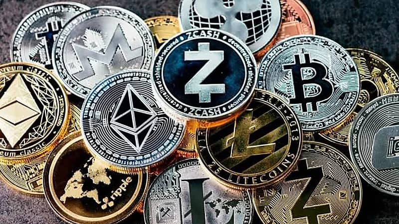 الإمارات تنفي منح الإقامة الذهبية لمستثمري العملات الرقمية