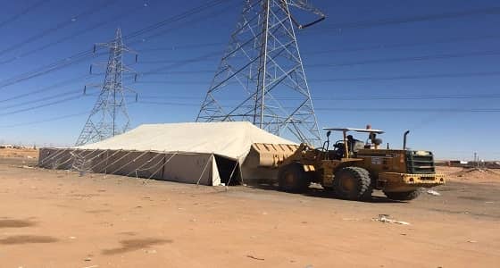 بالصور.. إزالة 40 مخيم وحجز 9 سيارات لباعة الأعلاف في الروضة