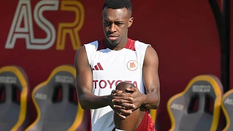 مفاوضات فرنسية لضم سعود عبدالحميد