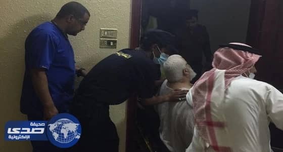 بالصور.. صحة المدينة تنقل مريض داء الفيل للمستشفى