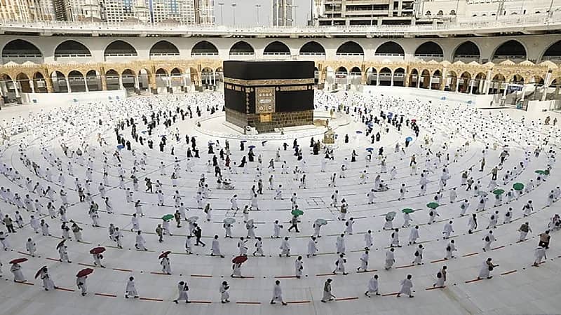 حقيقة السماح للمحصنين الصلاة بالمسجد الحرام بدون تصريح