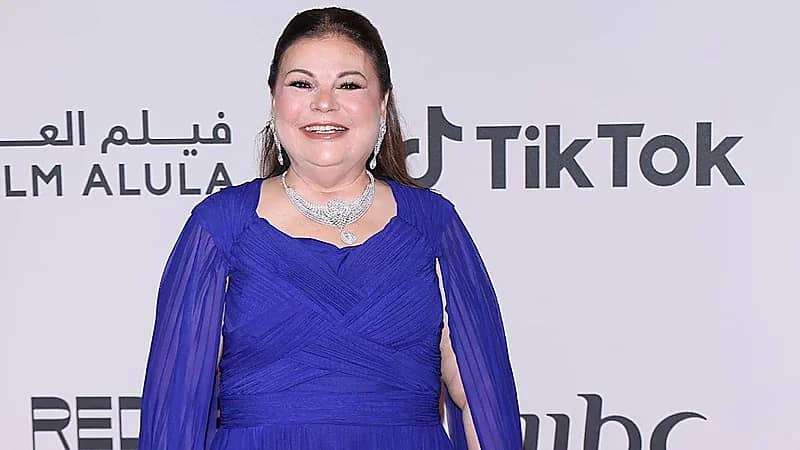 ماجدة زكي ترد على مذيعة بمهرجان البحر الأحمر: هنعمل عمرة بعد الحركات دي