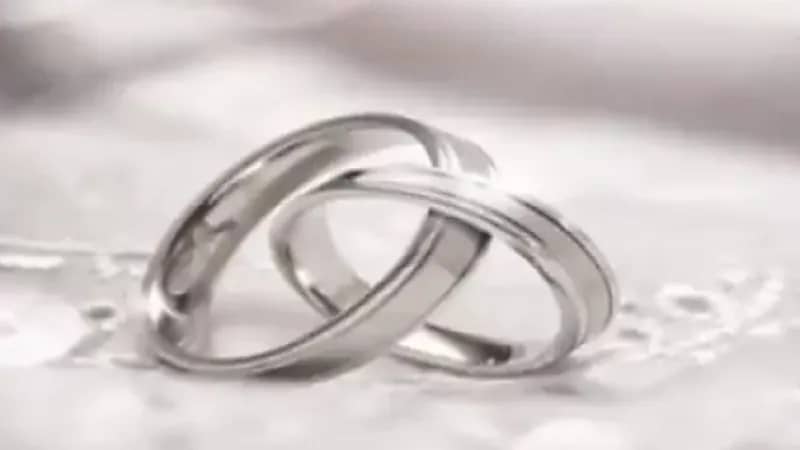 "قانوني": القرآن يحرم العضل والقوانين تمنعه