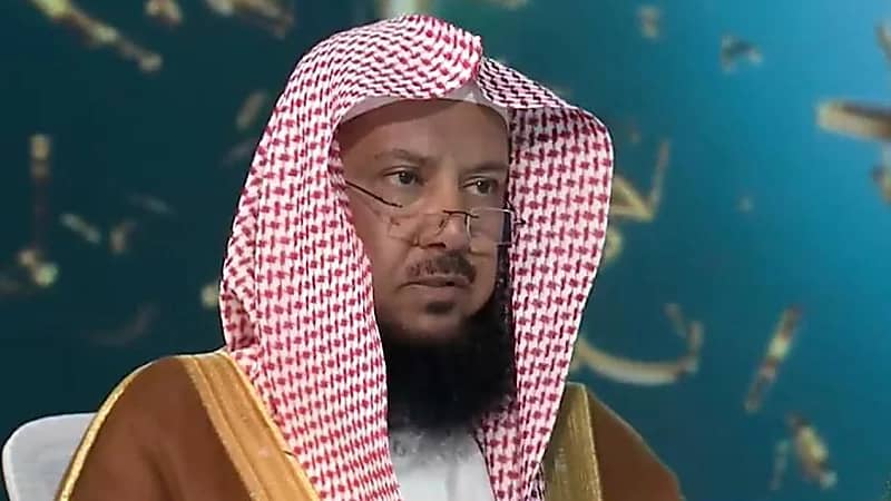 "السليمان": لا حرج في استعمال البخور والعطور بشرط عدم استنشاقها (فيديو)