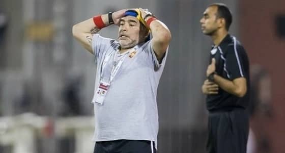 " الفجيرة الإماراتي " يقيل ماردونا.. ومحامي المدرب يكشف السبب