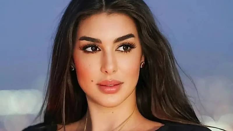 ياسمين صبري تخطف الأنظار بملابس رياضية