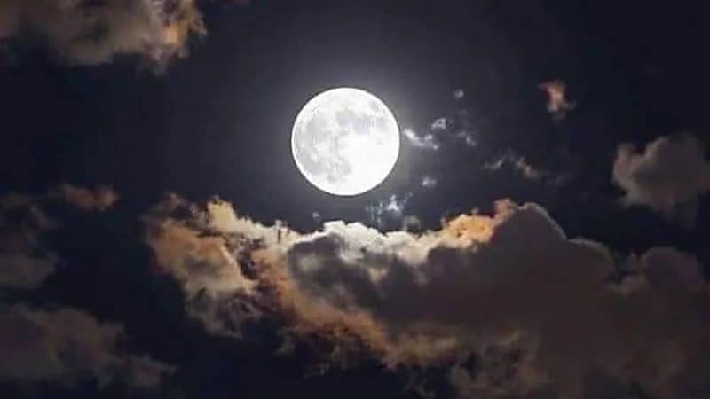 فلكية جدة ترصد القمر البدر لشهر رجب اليوم