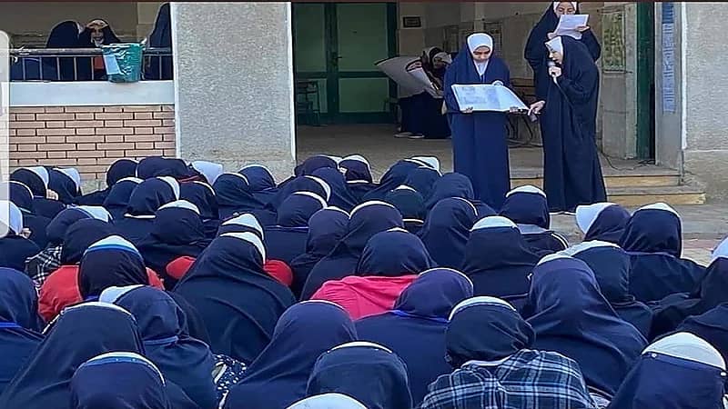 جدل في مصر بعد إلزام مدرسة للطالبات بـ "الإسدال الإيراني"