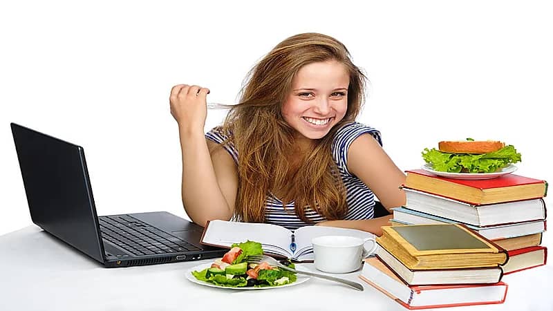 4 أغذية يجب تجنبها أثناء الاختبارات