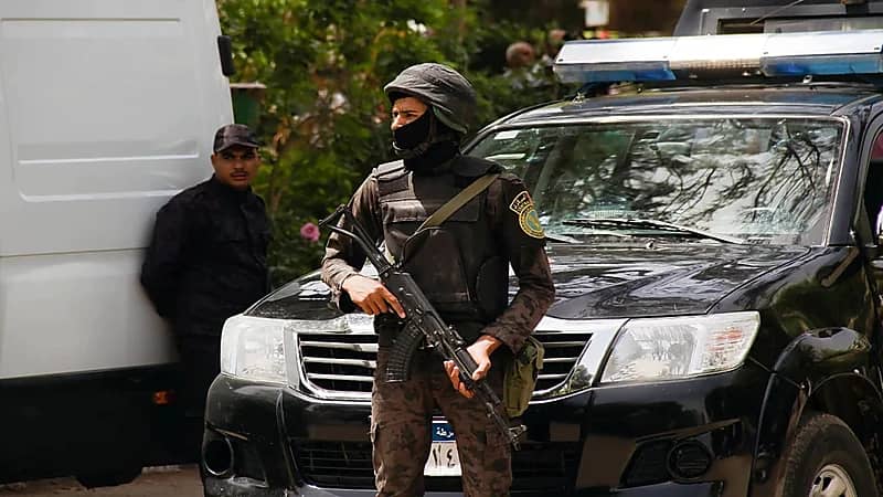 لهو أطفال يتحول إلى مشاجرة دامية بين 13 شخصًا