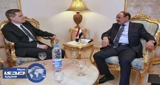 نائب الرئيس اليمني للسفير الأمريكي: إيران تدعم الانقلابيين