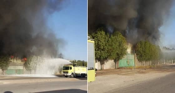 بالصور.. اندلاع حريق بمستودعين للأثاث المكتبي بالدمام