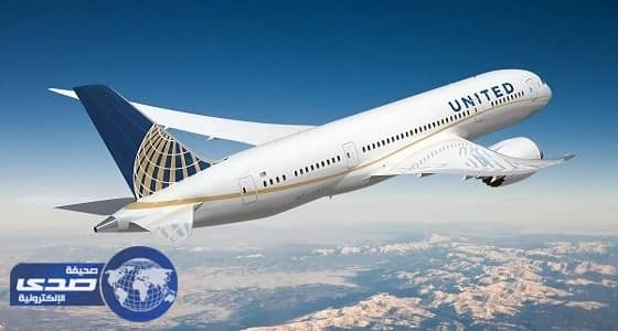 شاهد إخراج راكب بالقوة من طائرة المتحدة