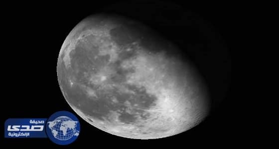 الليلة .. القمر الأحدب قرب زحل