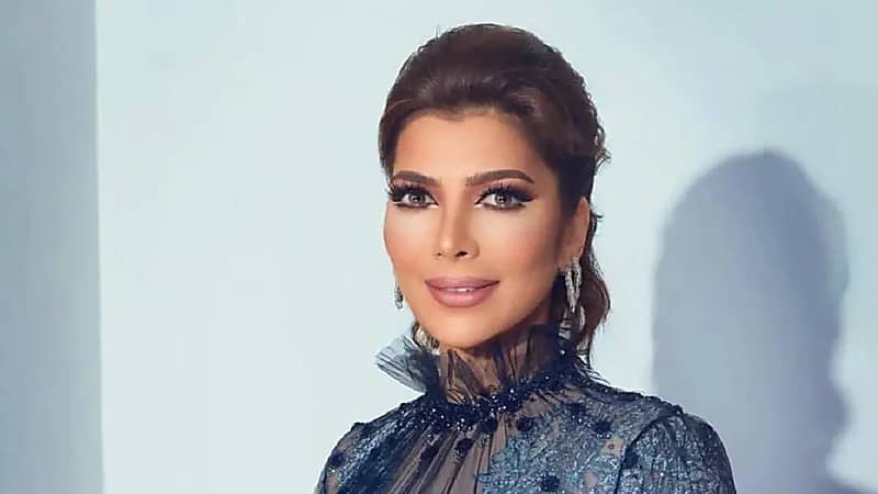 ردة فعل أصالة على معجب نَادَى عليها بلقب أحلام.. فيديو