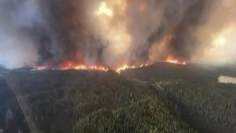 إجلاء 25 ألف شخص بسبب حرائق الغابات في كندا