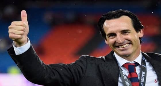 زوجة دي ماريا تشن هجومًا على مدرب باريس سان جيرمان