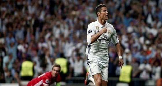 بنزيما يعود لتشكيلة الريال في مواجهة البافاري