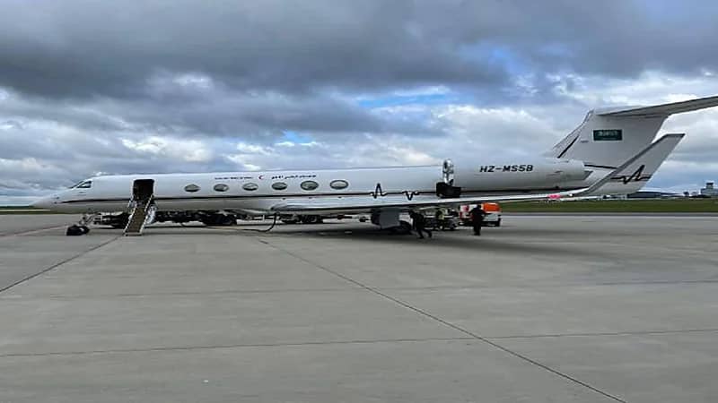 إخلاء طبي لمواطن تعرض لوعكة صحية في التشيك