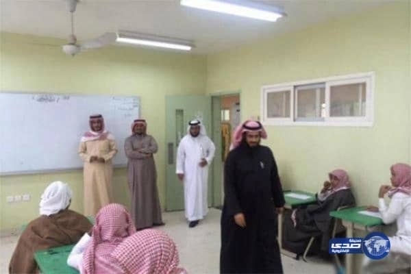 بالفيديو.. الشيخ عبدالله المطلق يجيب على سؤال "هل الرسول حي في قبره "