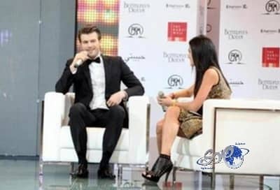 بالفيديو.. صراخ الفتيات يهز "مول دبي" أمام "مهند"