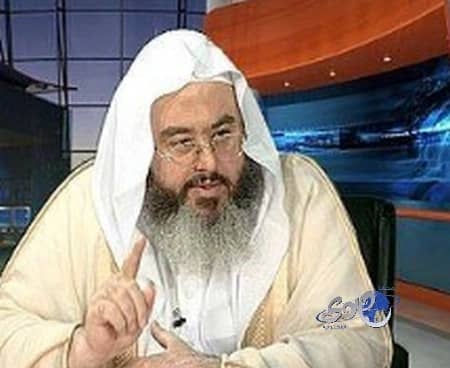 المنجد ينتقد تزاحم النساء بمعرض الكتاب على المؤلفين ويصفه بـ"الفتنة"