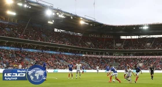 مانشستر يونايتد يفوز على فاليرينجا بثلاثية نظيفة استعدادًا لريال مدريد