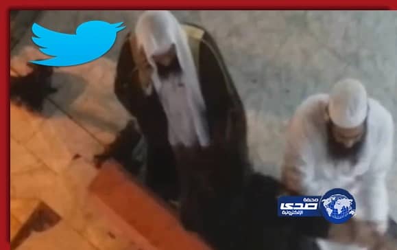 رجل من هيئة الأمر بالمعروف ‭ ‬يعتدي على شاب في سوق في أبها