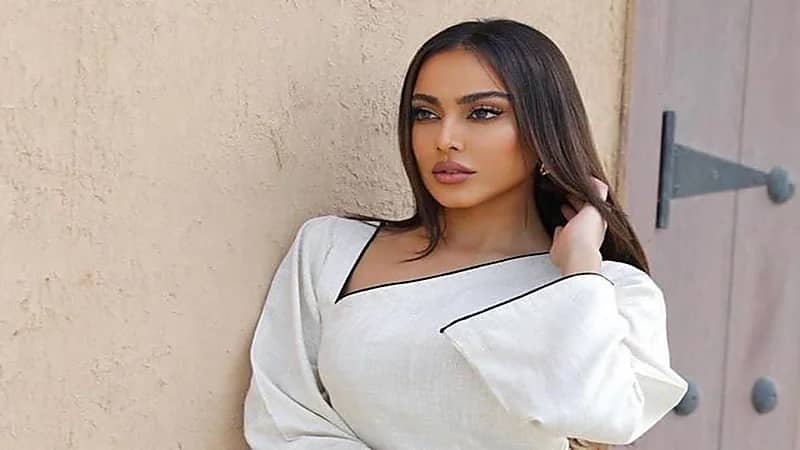 فاطمة المؤمن : العادات والتقاليد مو دايما صح .. فيديو