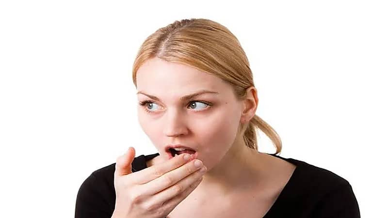 رائحة الفم الكريهة علامة على بعض الأمراض
