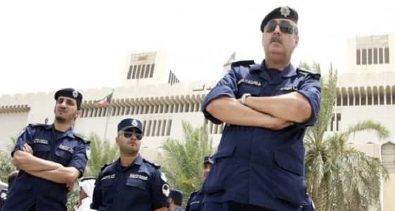 يحاول قتل شقيقته الموقوفة لدى مباحث الآداب أثناء توجهها إلى المستشفى