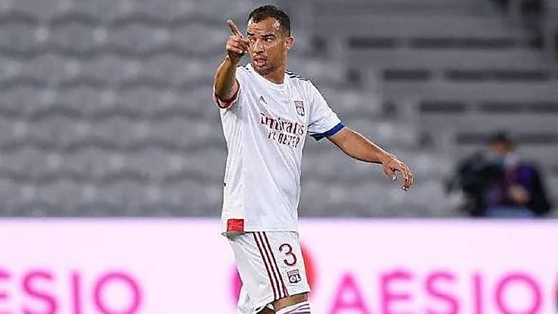 الأهلي يقترب من ضم الجزائري جمال بلعمري