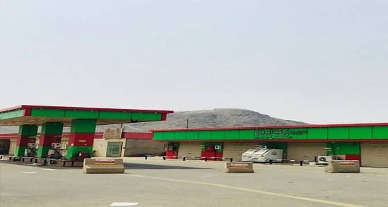 بعد توجيه أمانة جدة.. بلدية أضم والشرطة تغلق محطتين بالمحافظة